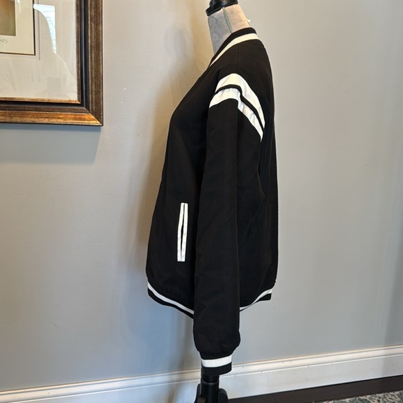 Cotton On black and white oversized quilted bomber varsity jacket NWT XL - Picture 2 of 9